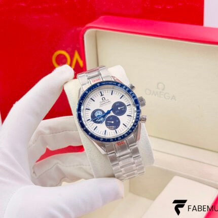 Omega Speedmaster Professional “Silver Snoopy Award” 50th Anniversary – Stainless Steel – Blue & Silver Dial – Manual‑Wind Chronograph